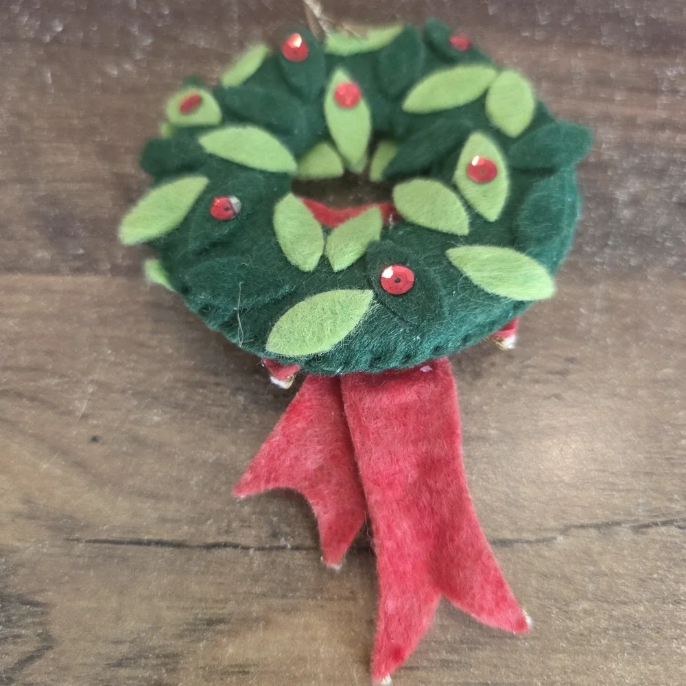 Wreath Christmas Tree Ornament‎ Green Red Gold Felt Bow Sequins Holiday Decor